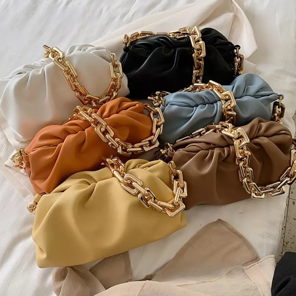 2021 latest handbag gold chain pouch clutch